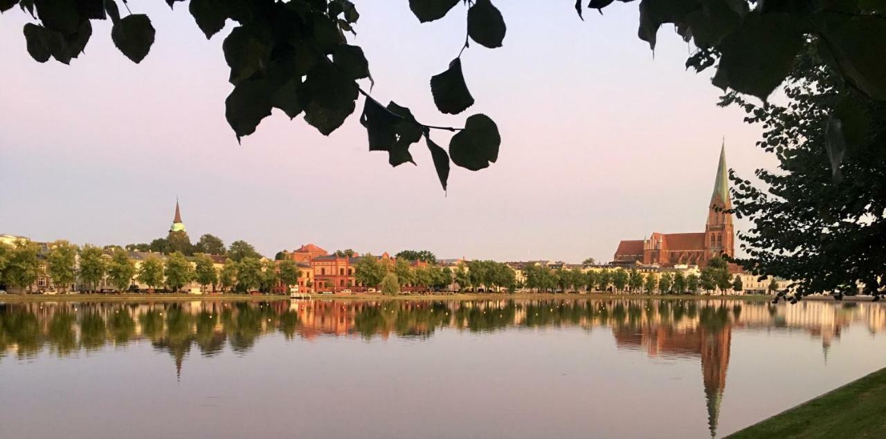 Schwerin Apartment Am Pfaffenteich Εξωτερικό φωτογραφία