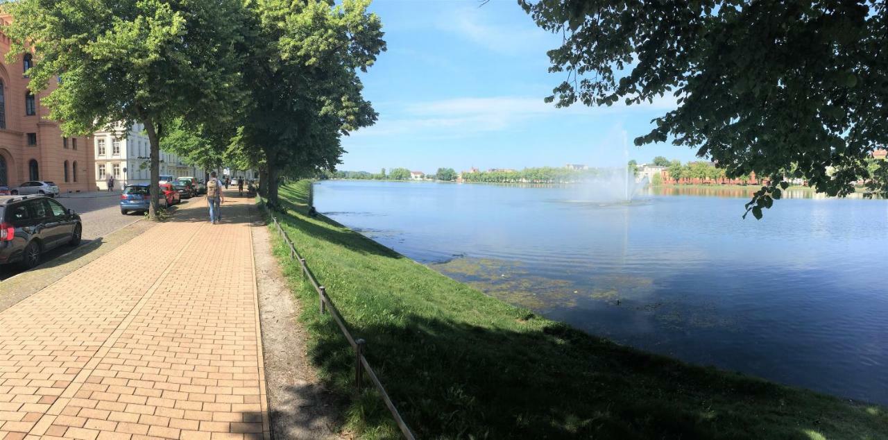 Schwerin Apartment Am Pfaffenteich Εξωτερικό φωτογραφία